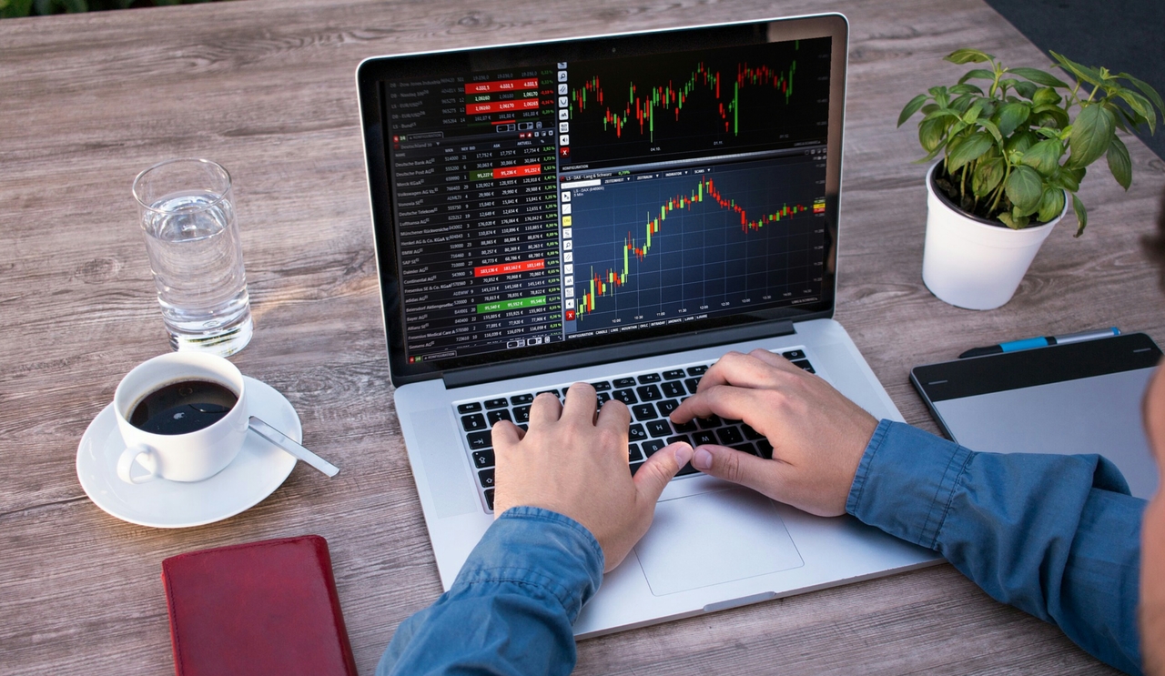 Promosi Efektif di Sosmed Bersama Rajakomen.com untuk Trader Indonesia