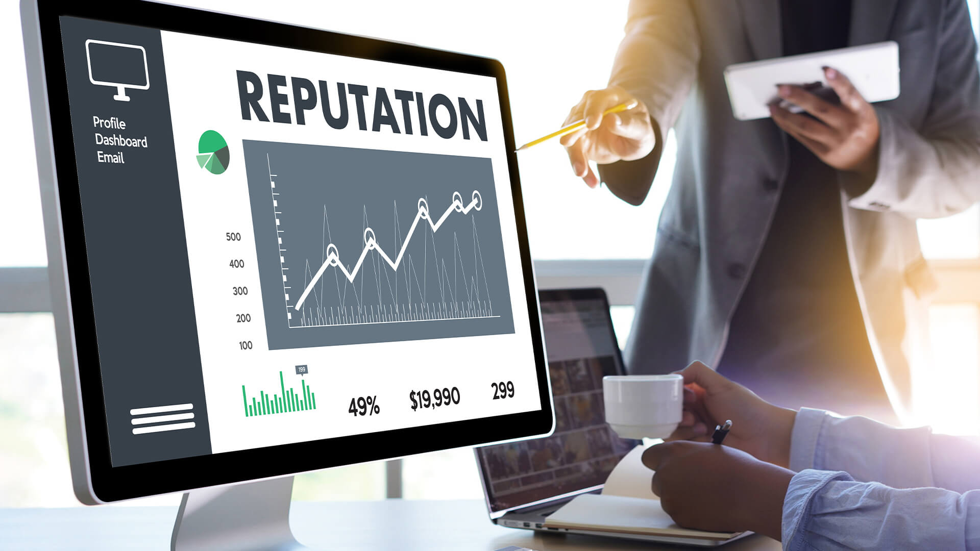 Menghadapi Kritik Online dengan Elegan: Rahasia Citra Positif yang Konsisten