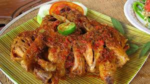 Ayam Betutu Bali: Kelezatan Tradisional dengan Rempah yang Menggoda