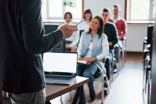 Organisasi Propaganda yang Terkait dengan Jargon: Menganalisis Penerapan di Berbagai Negara